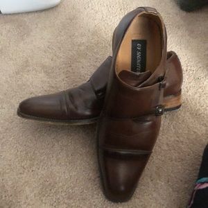 Dress shoes